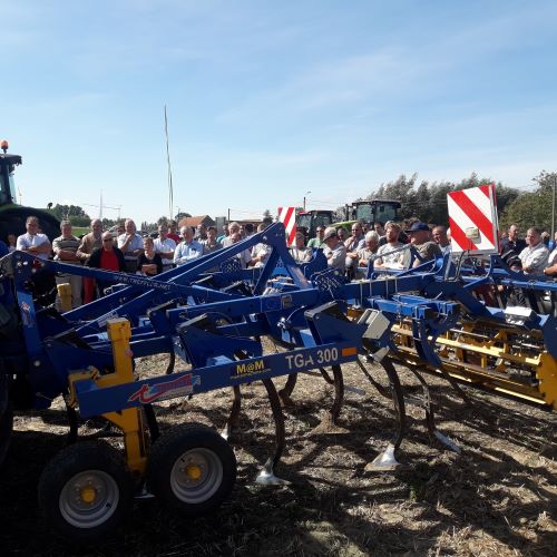 Meer dan 100 boeren op machinedemo